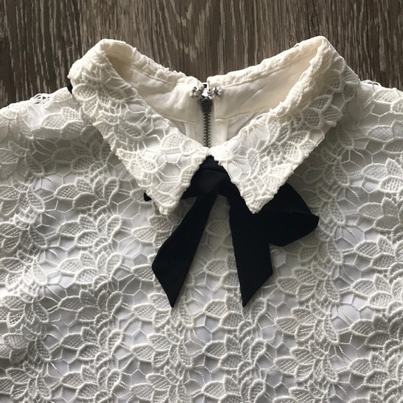 Alice + Olivia White Mini Dress with Black Bow - Picture 5 of 8